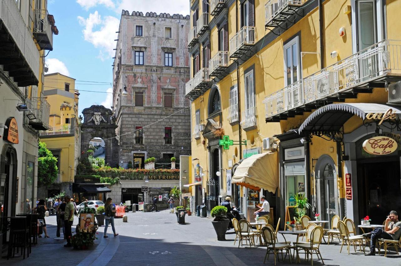 Luisa'S Apartment Naples Exterior photo